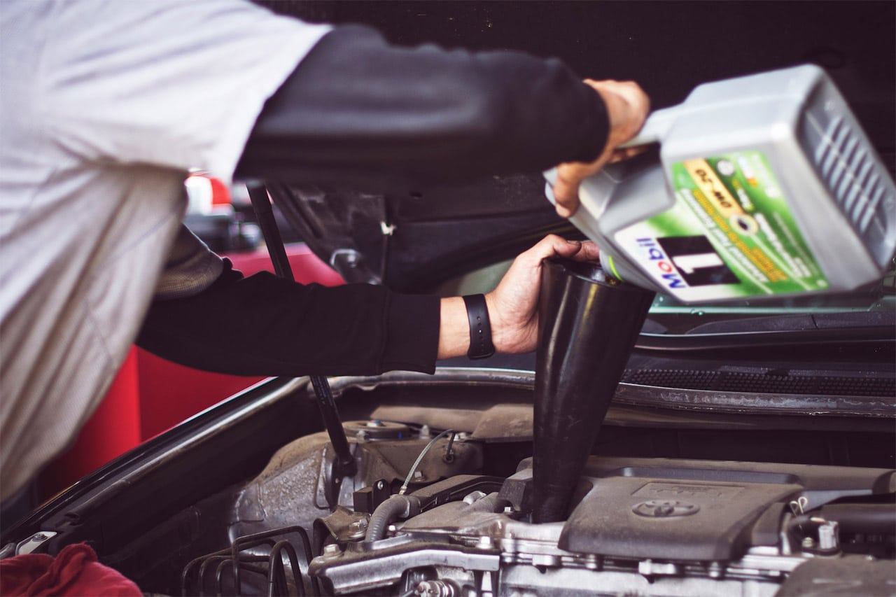 Auto change oil